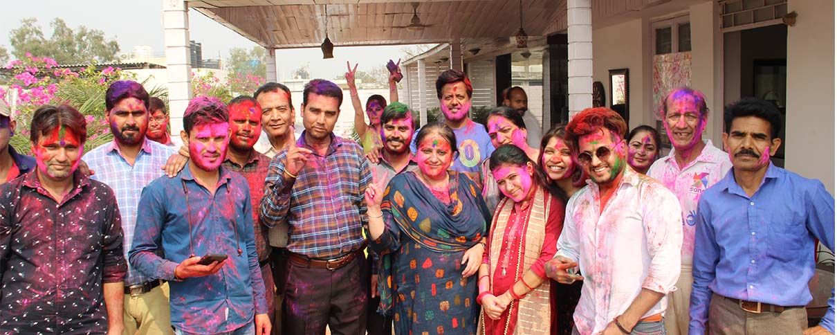 Holi 2022